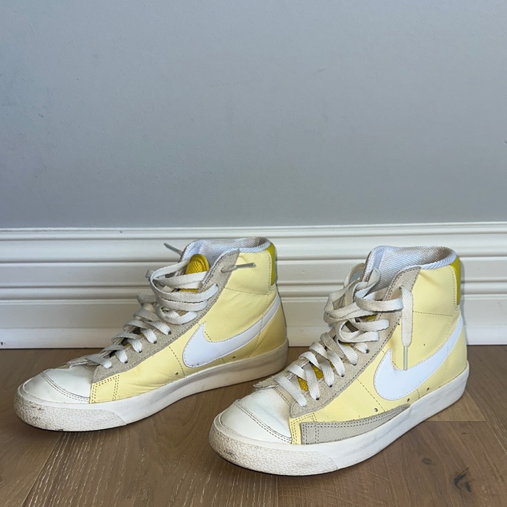 Nike High-Top Sneakers in Yellow and White